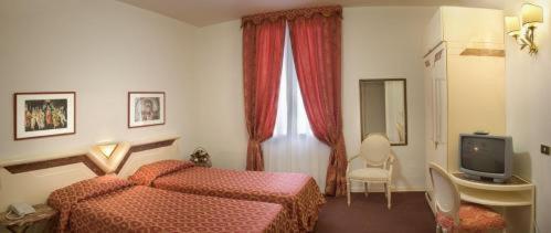Hotel Metropole Montecatini Terme Szoba fotó